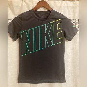 Nike Dri-fit Tee Boys Size Medium Fitted